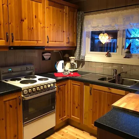 펜션 Sentralt Ljosheim, *